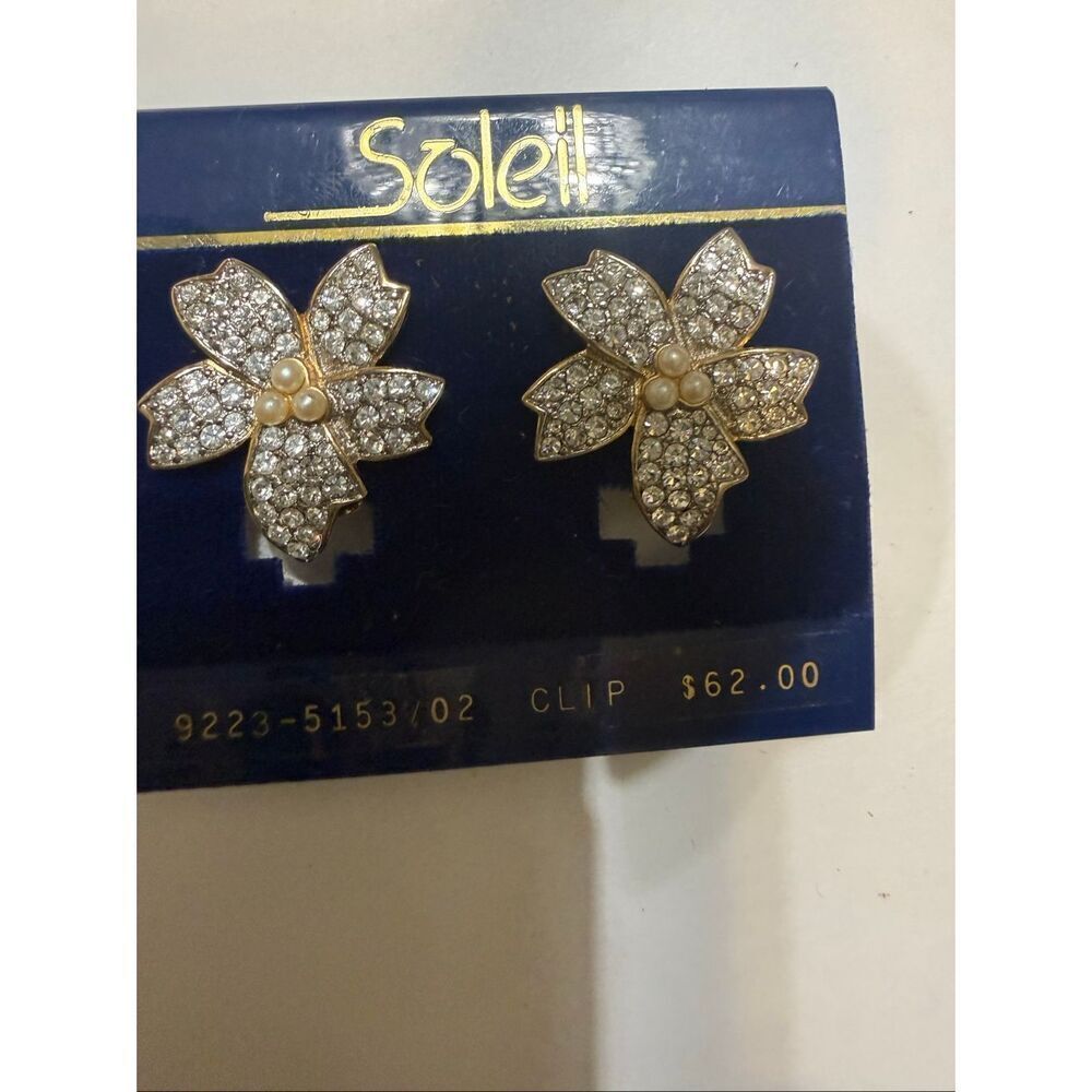 Vintage Soleil Women's 18K Gold Plated Flower Pearl Signed Clip On Earrings NWT